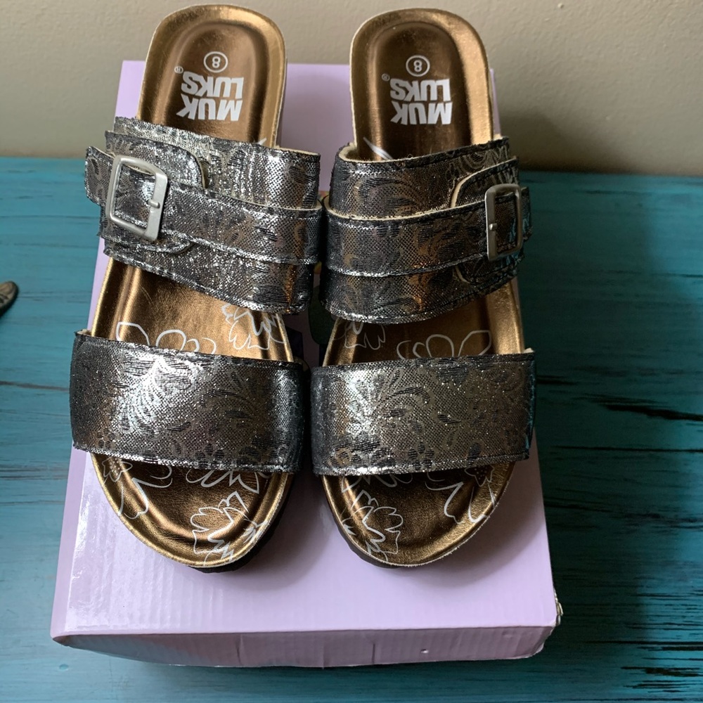 Muk Luks Platform Sandals, Size 8, Gold, New